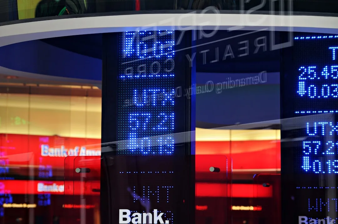 총수익 약 3.1~3.3% 스테이킹 보상 구조 이더리움 네트워크 검증 보상과 스테이킹 수익률을 표현한 디지털 금융 데이터 이미지